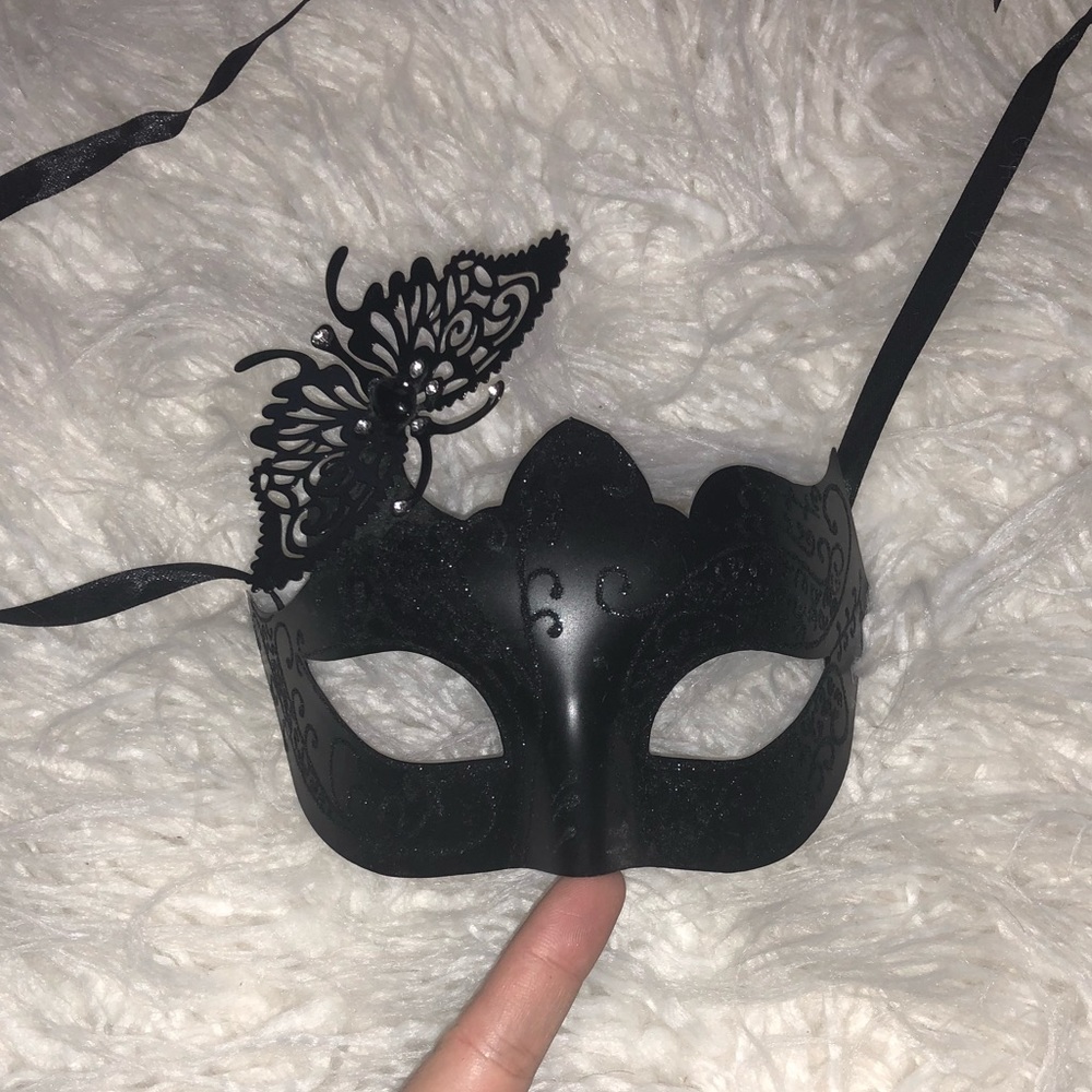 Quality elegant hand design masquerade mask